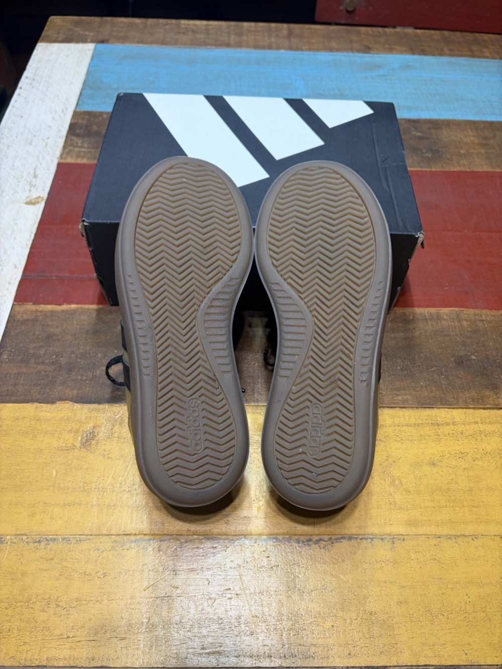 Adidas - Picture 6 of 8